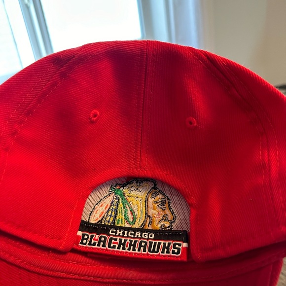 Red Reebok Chicago Blackhawks Hat - Picture 2 of 3